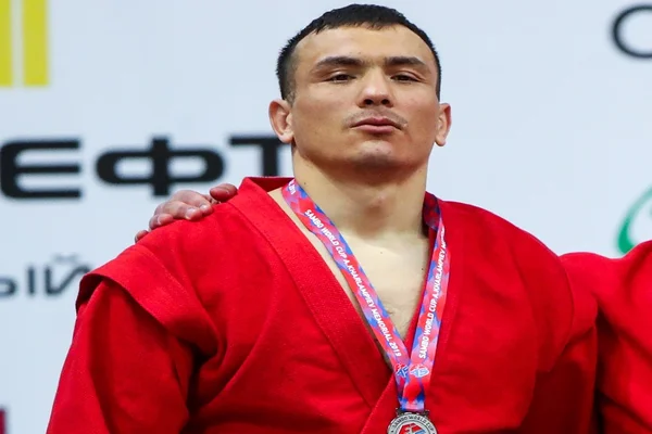 Lutador de MMA sofre derrame e morre três dias após combate