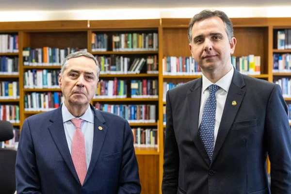 Luís Roberto Barroso e Rodrigo Pacheco se reúnem para tratar de piso dos enfermeiros