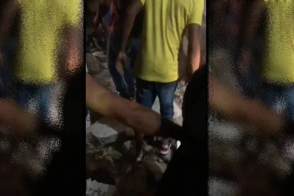 Vídeo: desabamento de marquise deixa ao menos 5 mortos em Pernambuco
