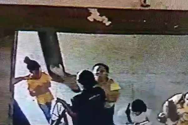 Vídeo. Educadora leva tapa de mãe de aluna no DF: “Não provoquei”