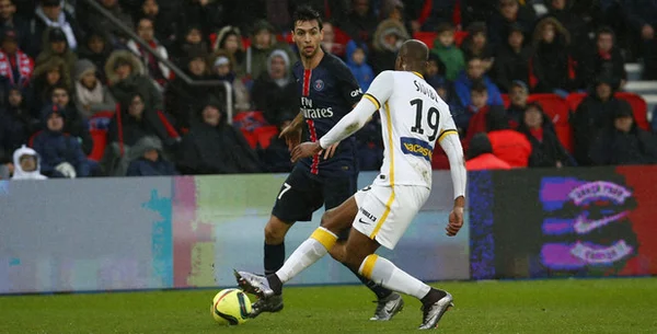 Neymar faz 1º treino e ganha boas-vindas do Paris Saint-Germain