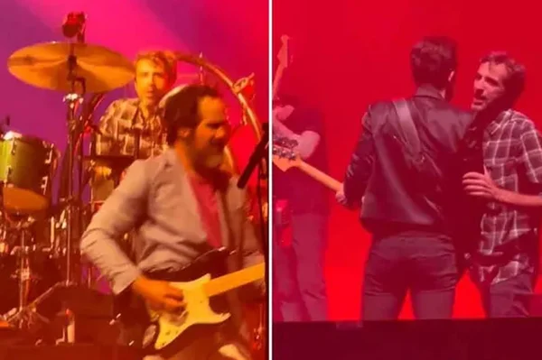 Manuel Tarantino tocando com o The Killers