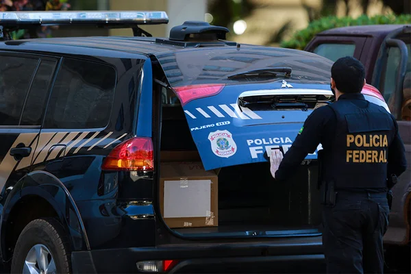 PF apreende celular e computador de neonazista em Taguatinga