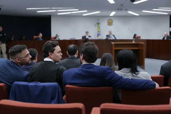 Imagem colorida de Dino e Chiquini, advogado de Filipe Martins - Metrópoles