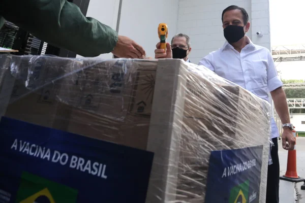 Butantan entrega mais 1 milhão de doses da Coronavac à Saúde