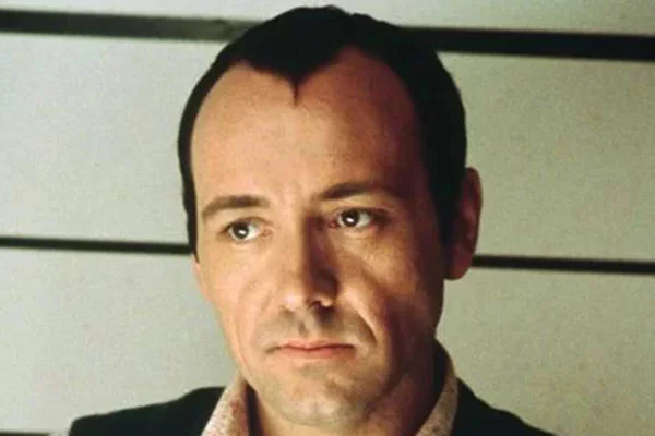 Ator Kevin Spacey durante cena de filme - Metrópoles