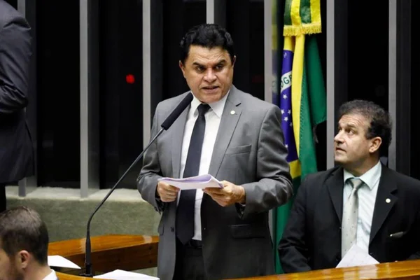 Deputado preso por propina: “Acha que resolve sem dar nada?”