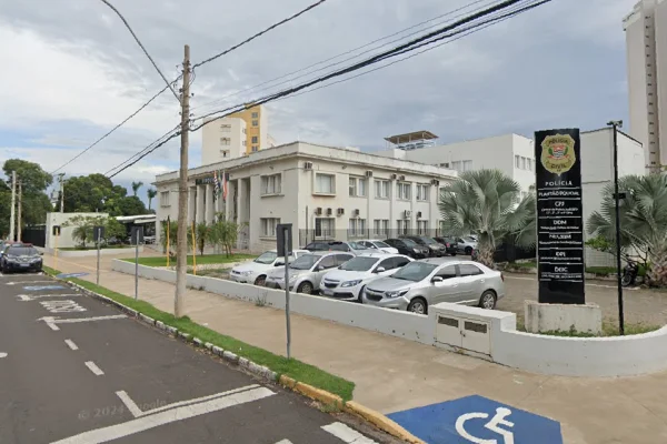 Imagem colorida de Delegacia de Araçatuba. Metrópoles