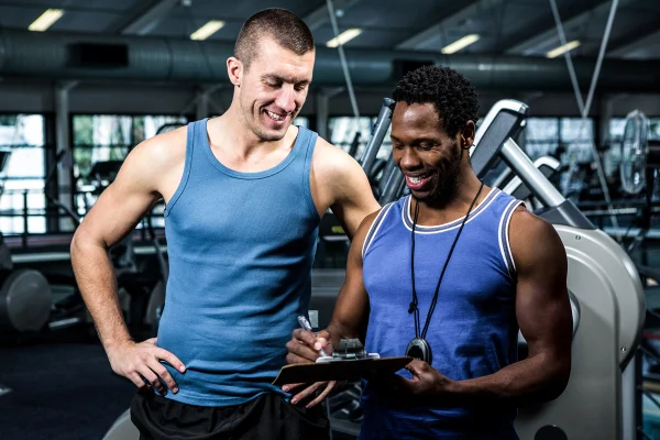 6 exercícios de academia “inúteis” para o corpo, segundo personal