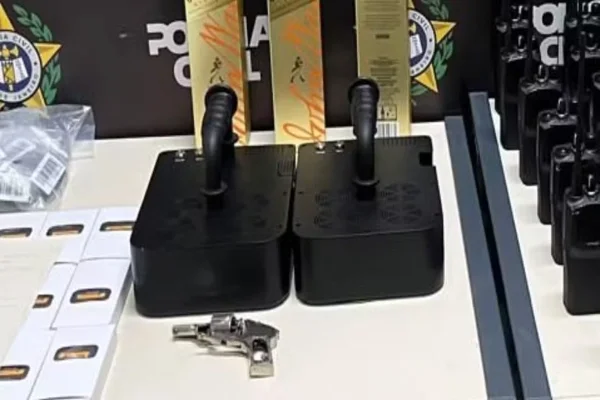 Equipamentos de guerra: canhões anti-drones são achados em casa no RJ