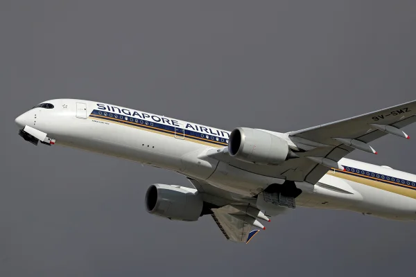 Turbulência em voo da Singapore Airlines deixa um morto