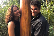 Camila Pitanga e Patrick Pessoa posam para as redes sociais