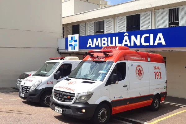Imagem colorida mostra fachada do hospital São Vicente de Paulo, em Jundiaí, onde homem esfaqueado por mecânico foi internado - Metrópoles
