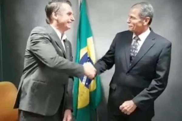 Após afago a Centrão, general ataca Bolsonaro e elogia Sergio Moro