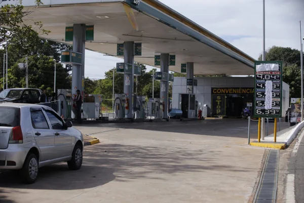 Preços de referência do diesel sobem em três regiões e caem em duas