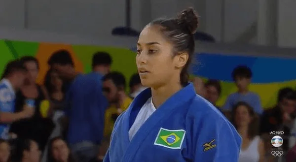 Mariana Silva ganha por ippon e avança no judô