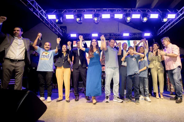 Paula Belmonte oficializa filiação ao PSDB em noite prestigiada no DF