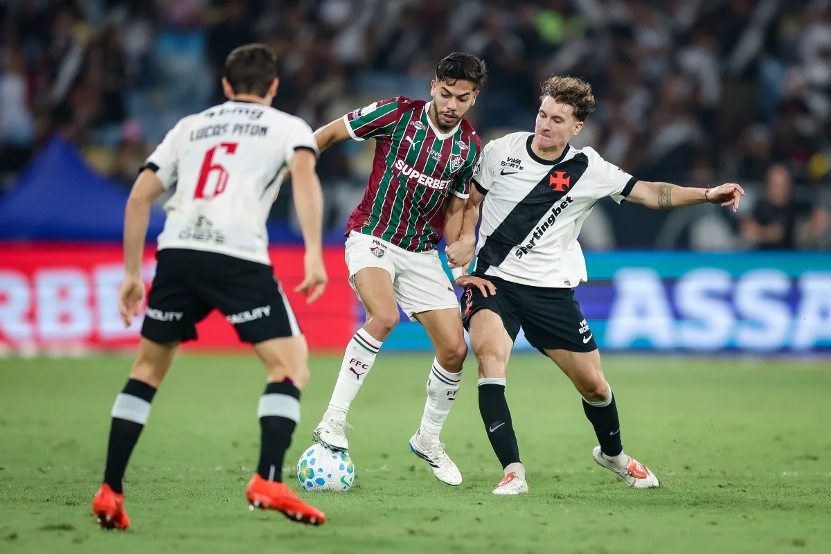 O Vasco perdeu clássico diante do Fluminense O Vasco perdeu clássico diante do Fluminense