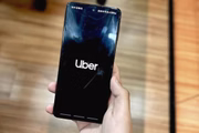 A Uber foi condenada a indenizar uma passageira trans em R$ 20 mil por danos morais.