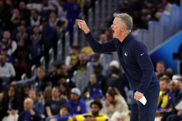 Imagem colorida de Steve Kerr, técnico do Golden state Warriors- Metrópoles