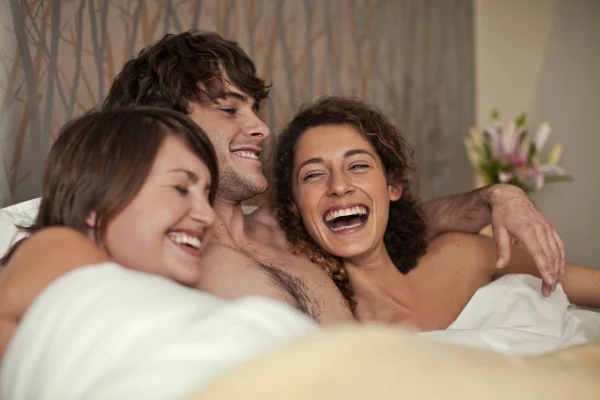 Dia da Não Monogamia: entenda os tipos de relacionamento possíveis