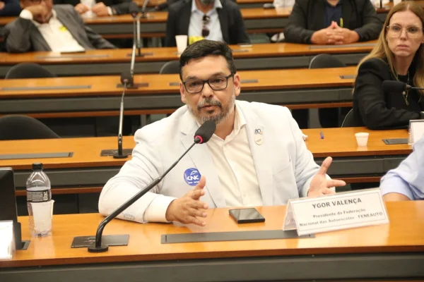 Federação das autoescolas rebate fala de ministro sobre “escravos”