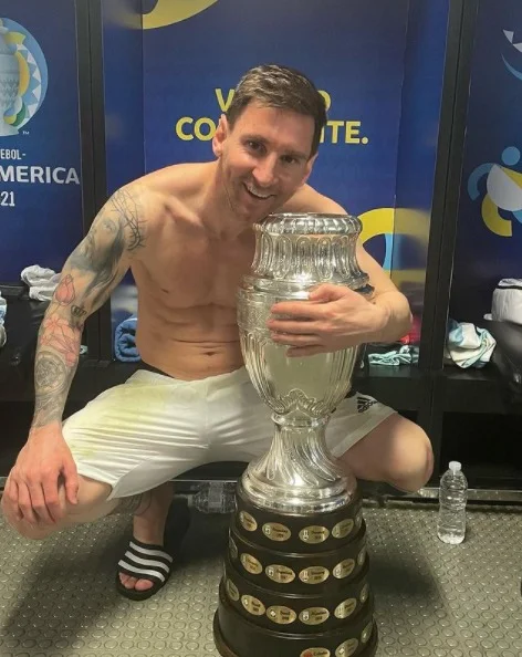 Messi supera foto de CR7 e tem foto mais curtida do Instagram