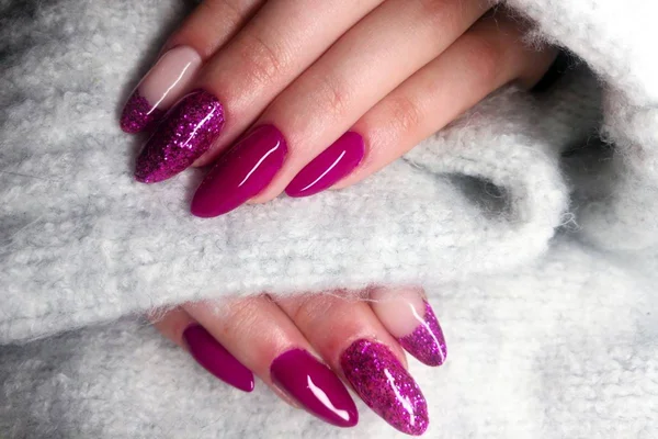 foto colorida de unhas