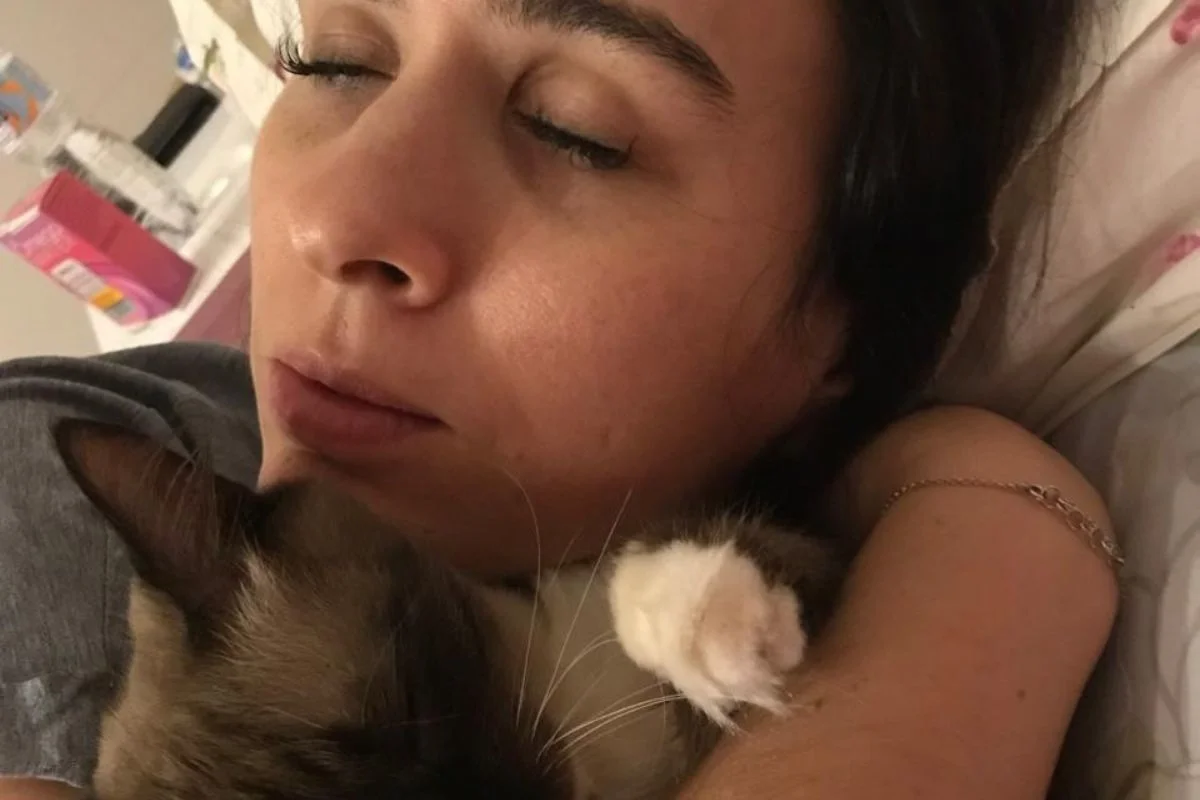 Tatá Werneck e o gato Chico Tatá Werneck e o gato Chico