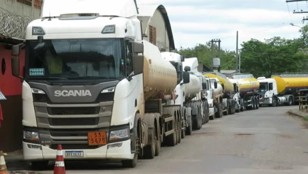 Transportadores de combustíveis de Minas não vão aderir à greve dos caminhoneiros amanhã
