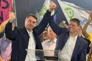 Flávio Bolsonaro durante a convenção que formalizou candidatura de Tarcísio de Freitas à reeleição Flávio Bolsonaro durante a convenção que formalizou candidatura de Tarcísio de Freitas à reeleição