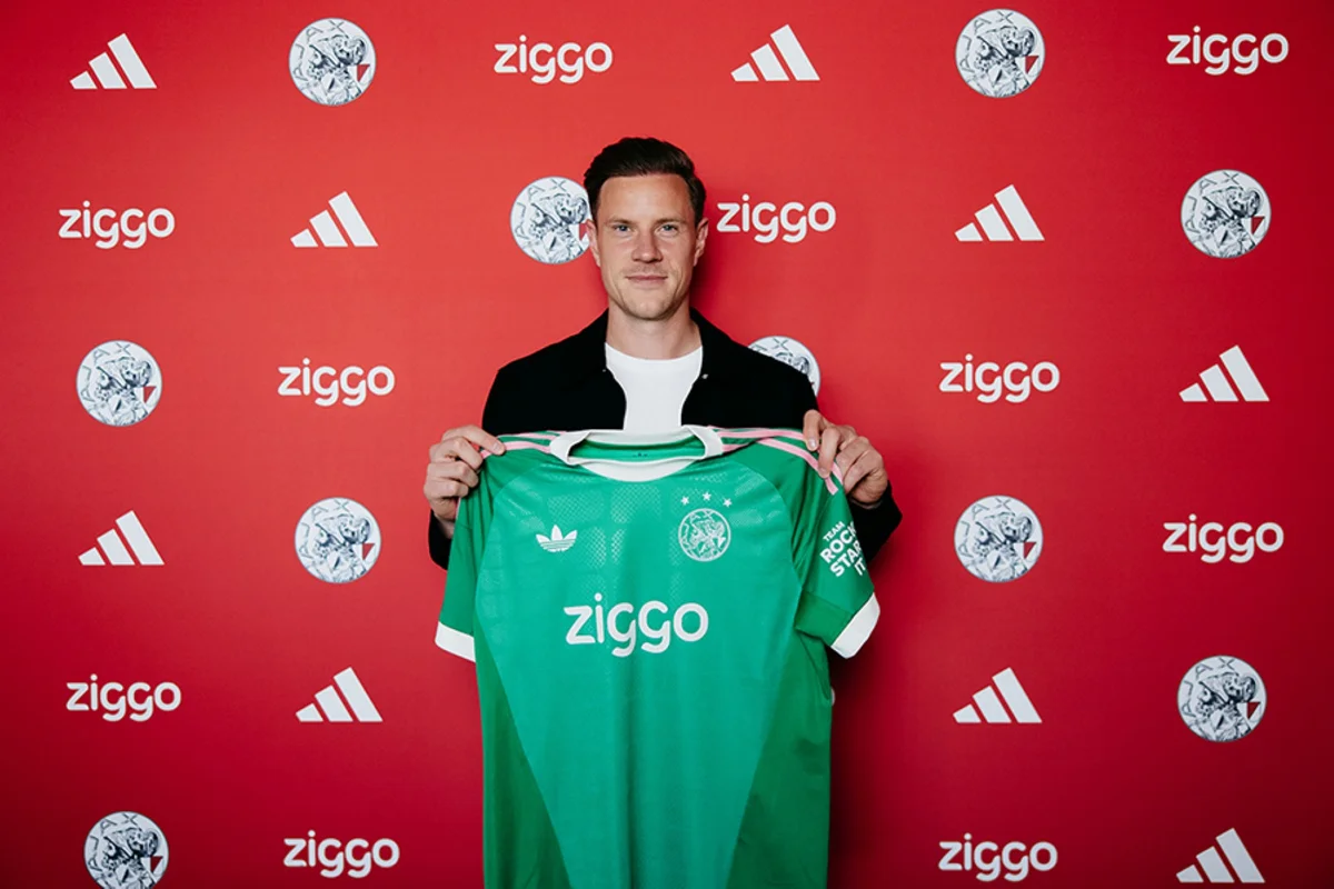 Ajax anuncia a contratação do goleiro Ter Stegen por empréstimo