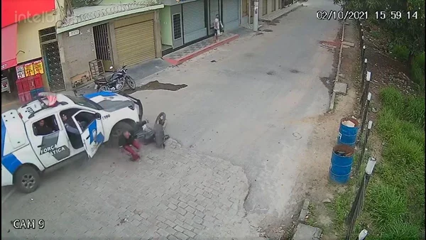 Durante fuga, criminosos batem em viatura da polícia em Cachoeiro de Itapemirim
