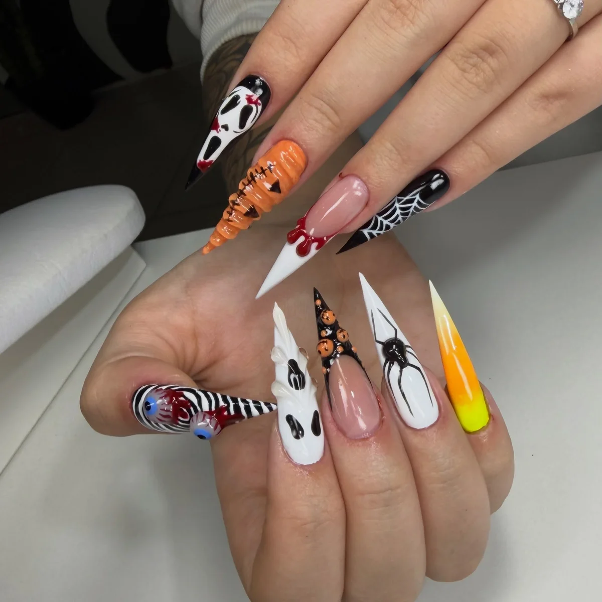 Halloween: confira inspirações de unhas para arrasar neste Dia das Bruxas - imagem 6 Halloween: confira inspirações de unhas para arrasar neste Dia das Bruxas - imagem 6