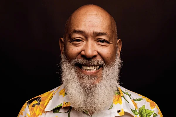 Morre o músico Skowa, do Trio Mocotó e da banda Skowa e a Máfia