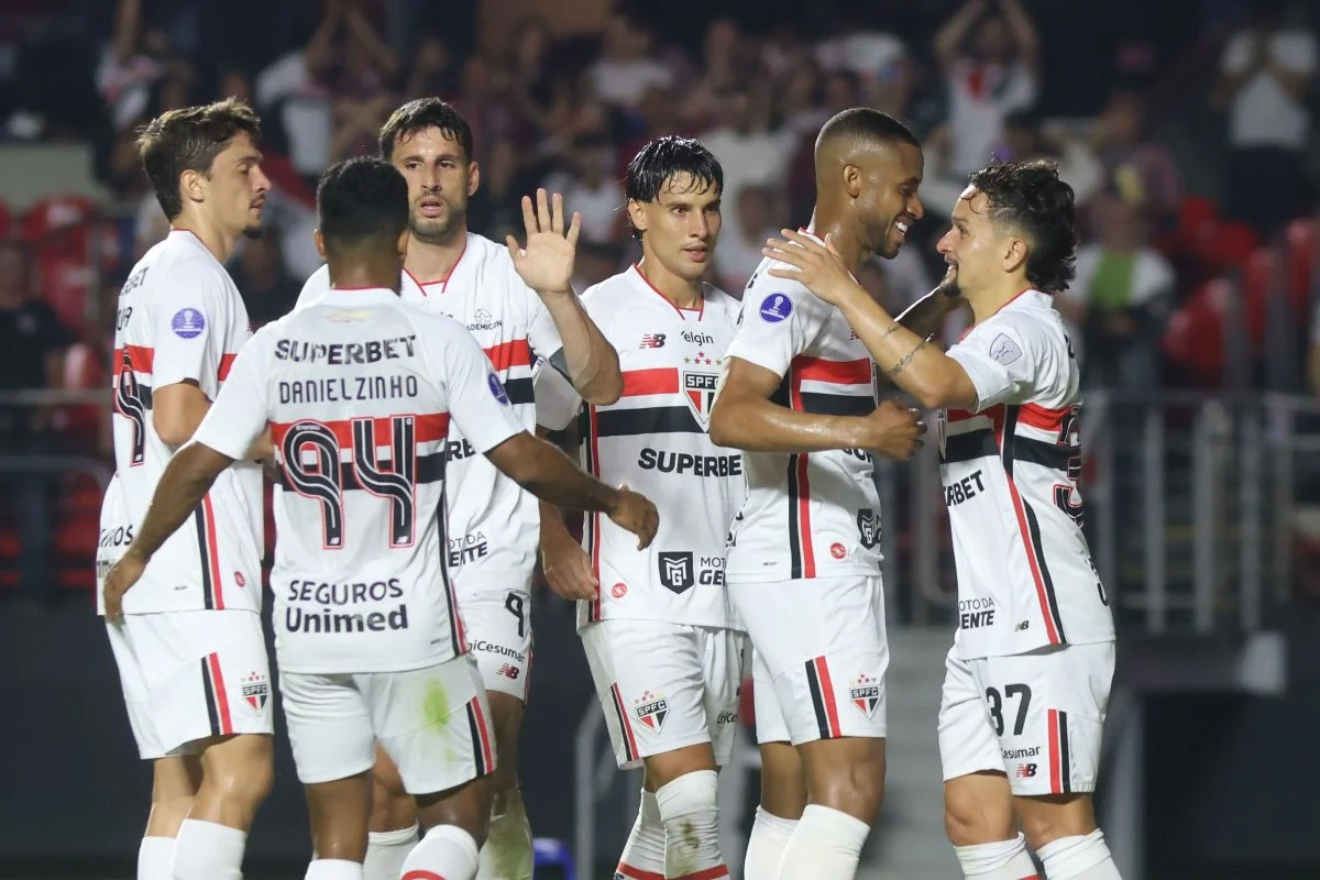 São Paulo vence o Boston River, do Uruguai, por 2 x 0 pela Copa Sul-Americana São Paulo vence o Boston River, do Uruguai, por 2 x 0 pela Copa Sul-Americana