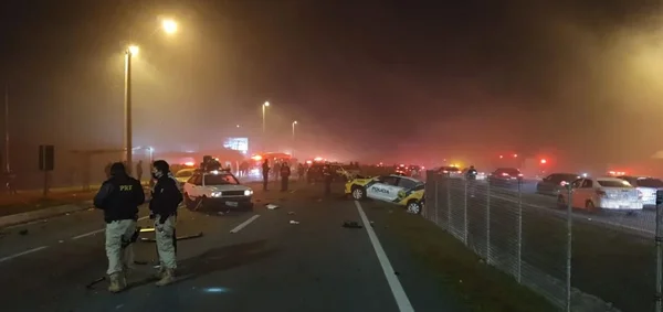 Saiba quem são as vítimas do engavetamento entre 23 carros no Paraná