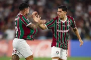 Lucho Acosta e Savarino comemoram gol gontra o Bolívar