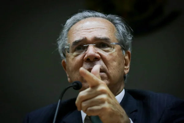 Paulo Guedes em coletiva de imprensa