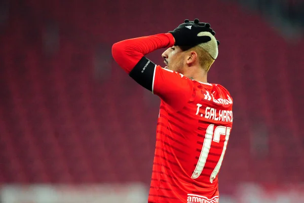 Internacional Thiago Galhardo
