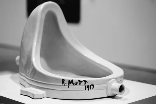 Saiba como o mictório de Duchamp influenciou a arte de Brasília