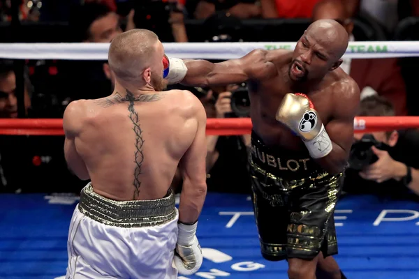 Floyd Mayweather anuncia retorno ao boxe profissional