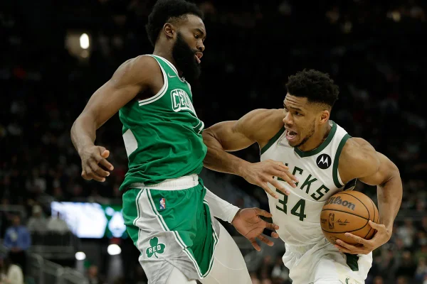 Em jogo disputado, Milwaukee Bucks vence o Boston Celtics em casa