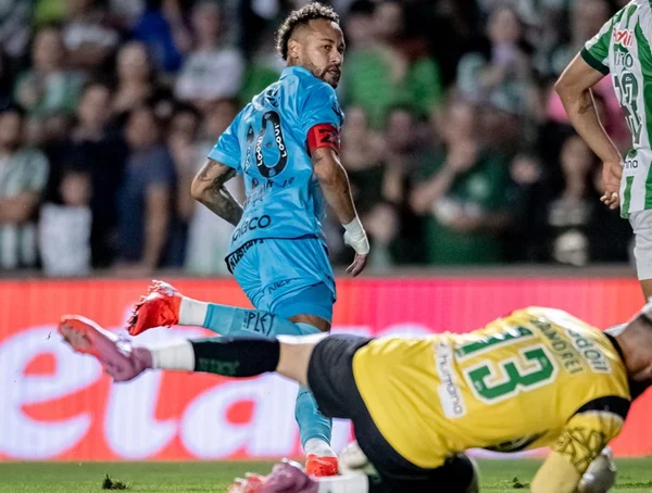 Neymar brilha, Santos vence o Juventude fora de casa e deixa o Z4