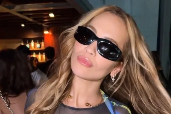 Rita Ora curte noite carioca antes de cantar no Rock in Rio. Veja!