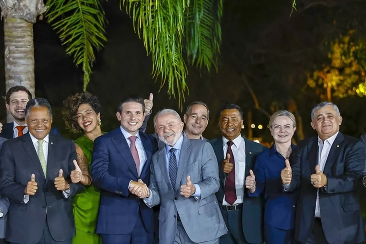 Jantar de Hugo Motta com Lula e líderes partidários Jantar de Hugo Motta com Lula e líderes partidários