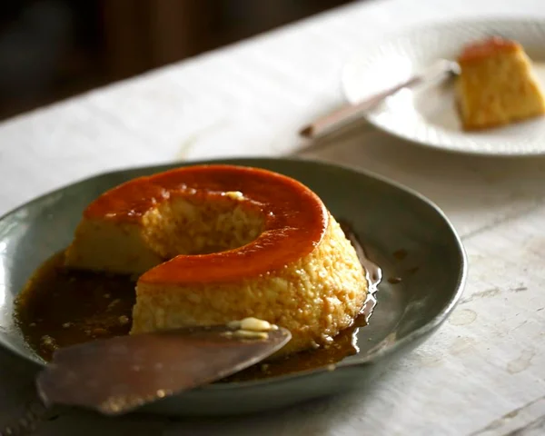 Receita da vovó. Aprenda a fazer um saboroso pudim de leite
