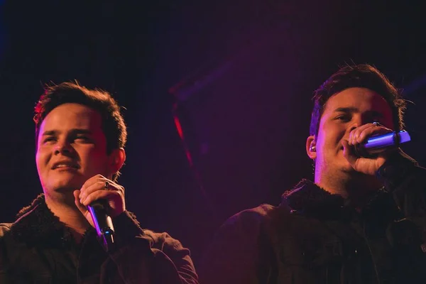 Matheus & Kauan agitam o público com show sertanejo no Funn Festival