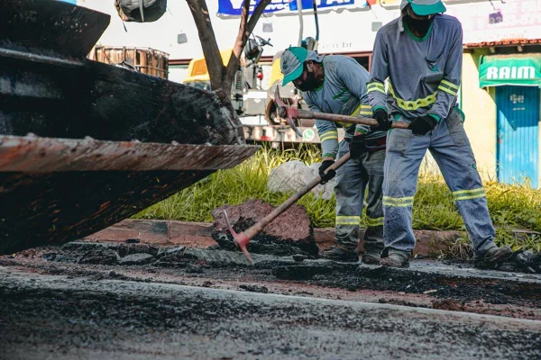 imagem colorida obra recapeamento anapolis