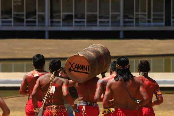 Bolsonaro quer ver os índios longe dele e fora de suas terras